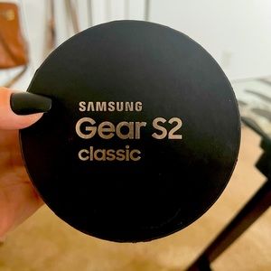 Samsung Gear S2 Classic smart watch ❤️ like new!!